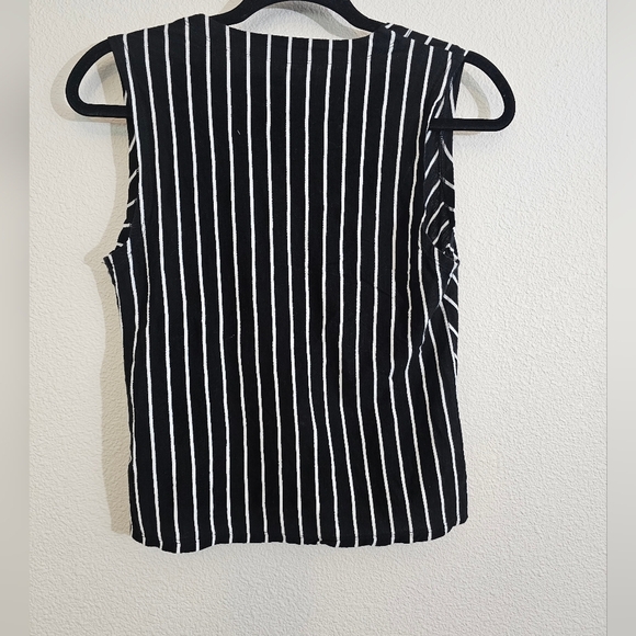 Banana Republic Black and White Striped Women's Tee - Picture 3 of 5